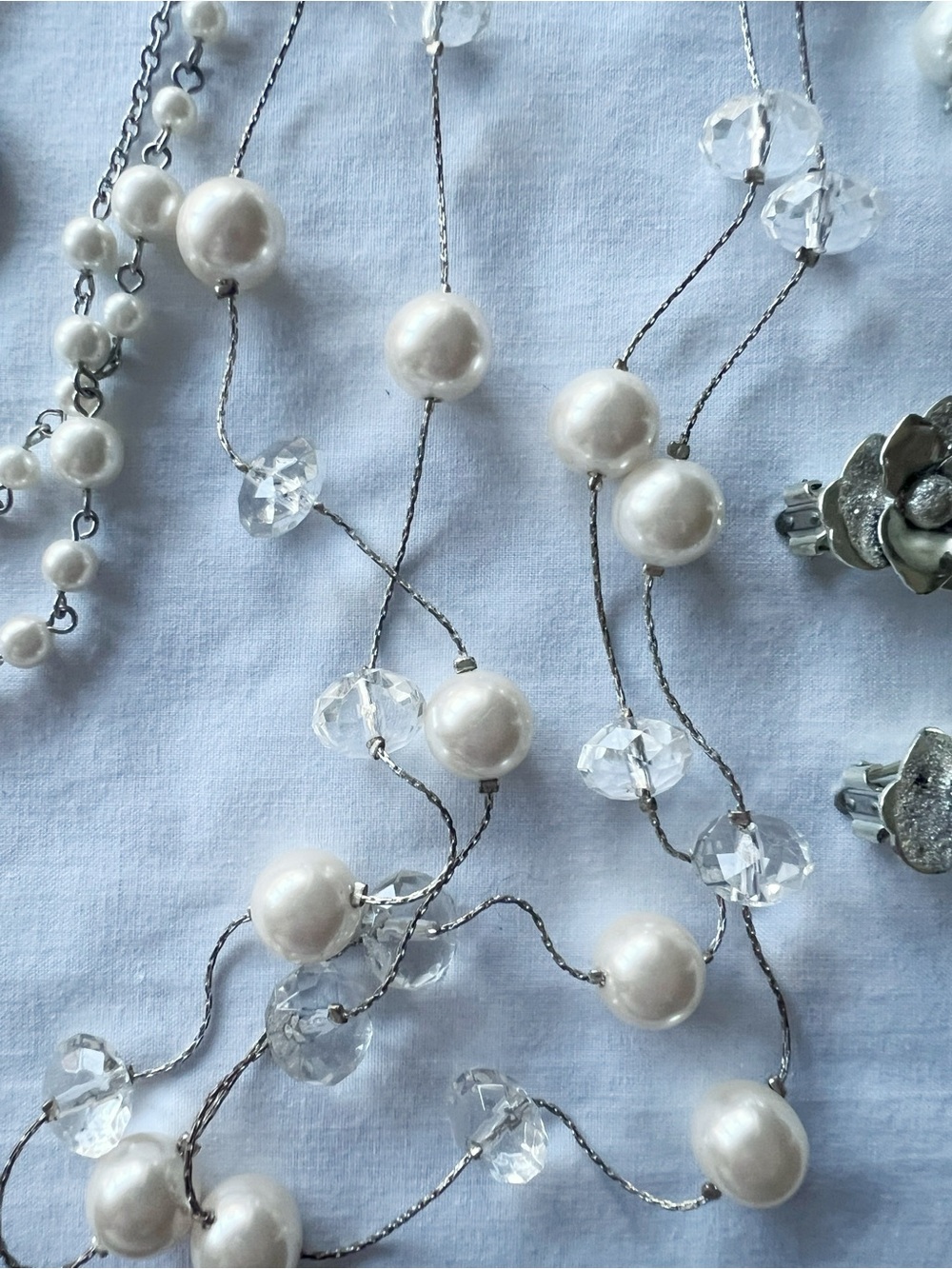 Coquette Pearl Jewelry Lot Silver Bow Flower Clip On Earrings Set - Picture 4 of 12